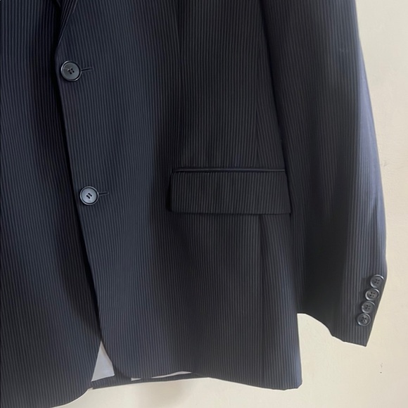 Hugo Boss Classic Black Pinstripe Men's Wool Blazer est 46L - Picture 2 of 12